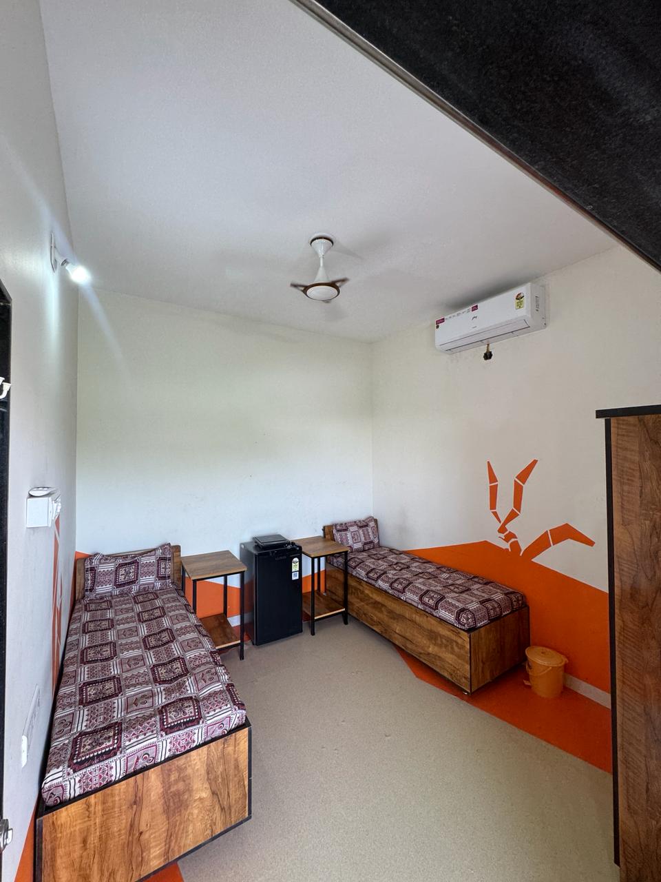 2 Sharing Room